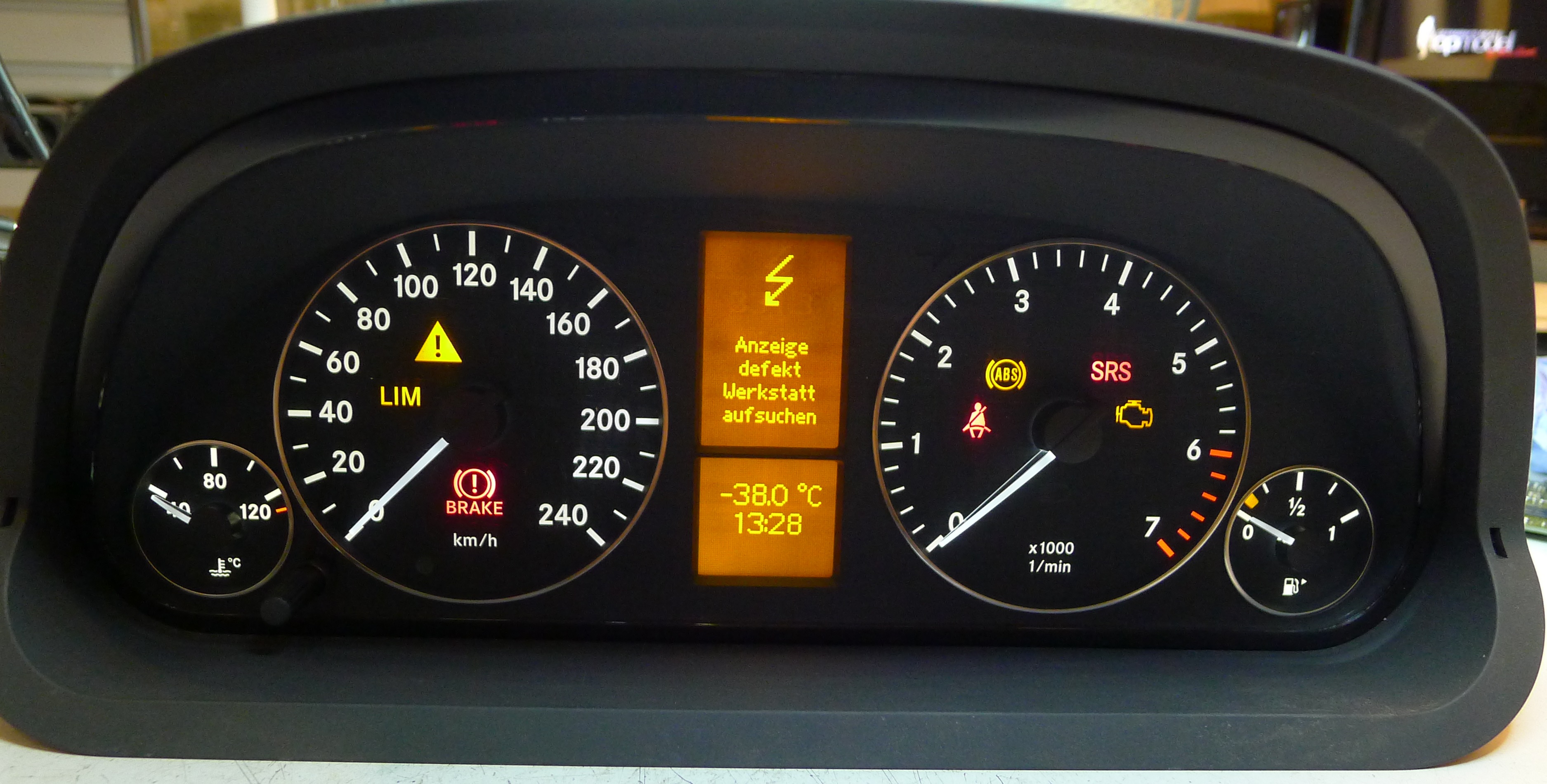 Mercedes Benz A / B Klasse Display defekt? Tacho Kombiinstrument